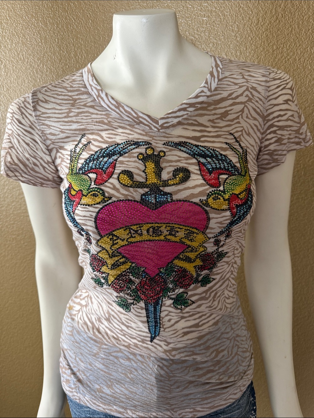 Embellished Pink Heart V-Neck Tee with Graphic Motif